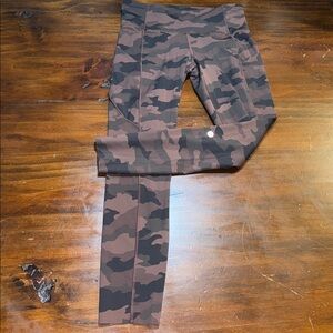 LULULEMON FAST AND FREE CAMO YOGA PANTS🍋